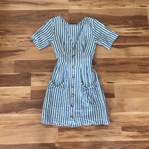 Vneck button dress